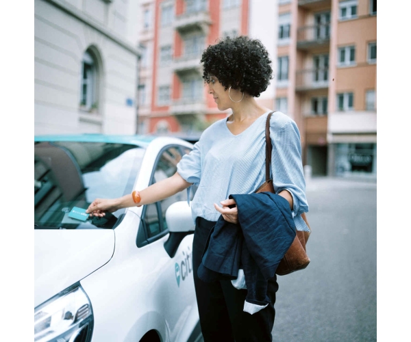  L’AUTOPARTAGE PENSÉ POUR LES PROFESSIONNELS